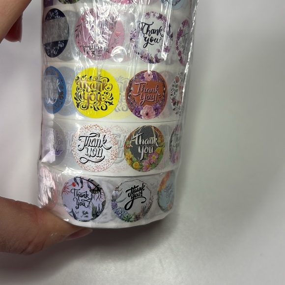 🎉3/20$🎉 Colorful Thank You Sticker Roll - Picture 2 of 3